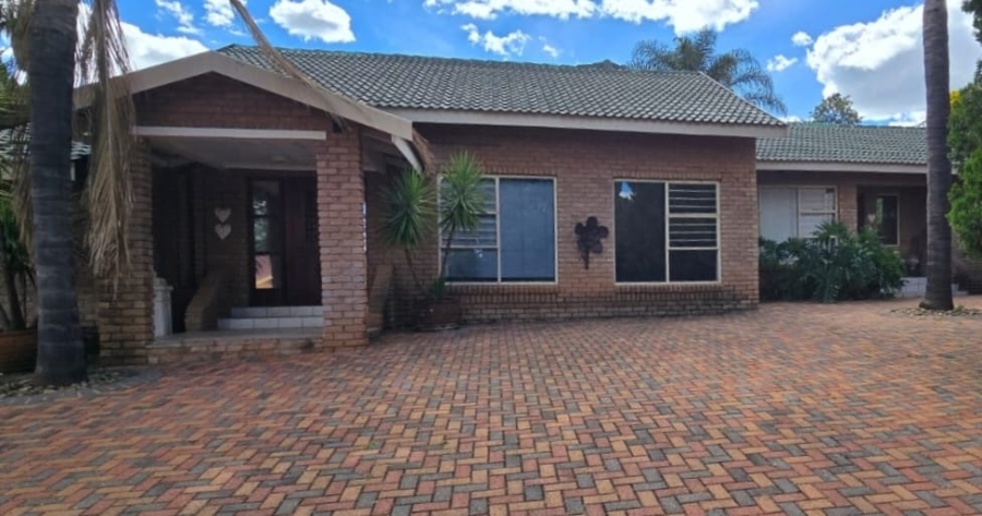 4 Bedroom Property for Sale in Doringkruin North West